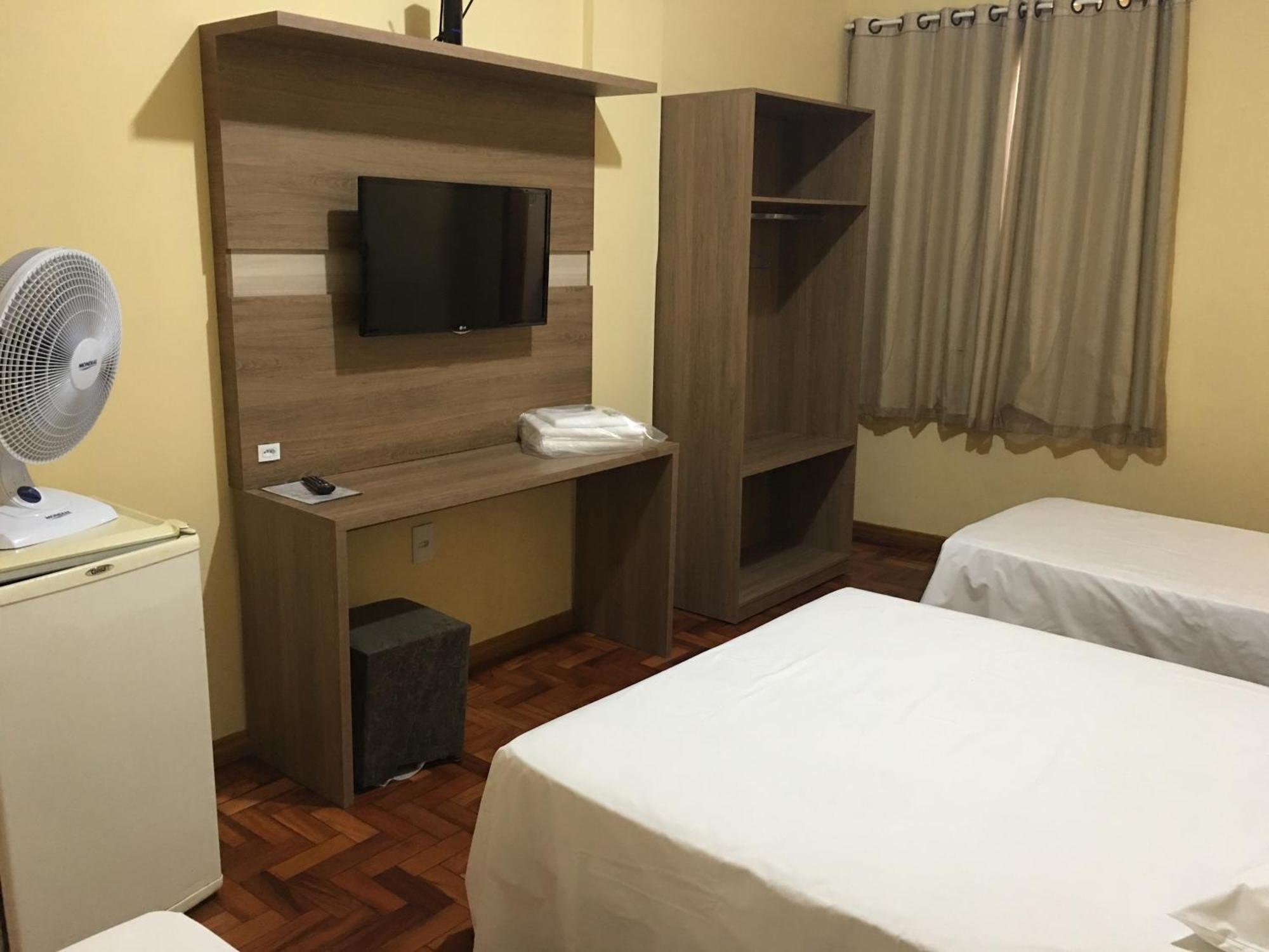 Hotel Gloria ברבסנה מראה חיצוני תמונה